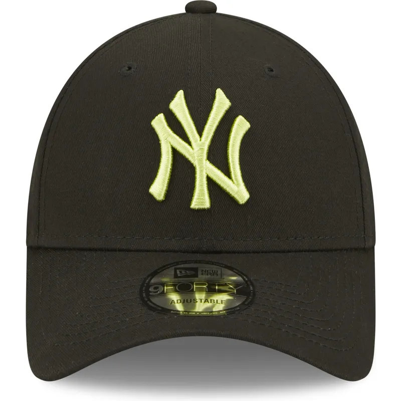 cepice-zaoblena-cerna-nastavitelny-9forty-league-essential-new-york-yankees-mlb-new-era