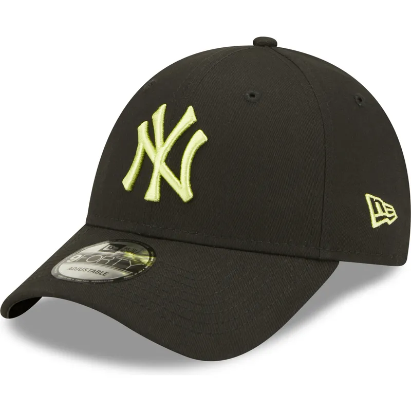 cepice-zaoblena-cerna-nastavitelny-9forty-league-essential-new-york-yankees-mlb-new-era