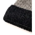 cepice-pompon-cerna-puma