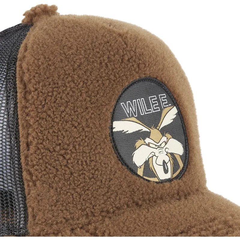 cepice-zaoblena-hneda-snapback-kojot-looney-tunes-capslab