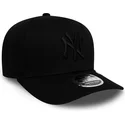 new-era-new-york-yankees-mlb-9fifty-tonal-stretch-snap-schwarze-snapback-kappe-mit-gebogenem-schirm-und-schwarzem-logo