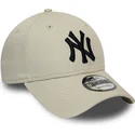 cap-zaoblena-beige-adjustable-strap-negro-9forty-league-essential-new-york-yankees-mlb-new-era