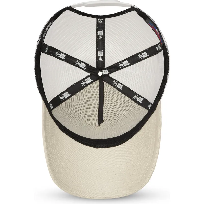 beige-und-weisse-trucker-kappe-9forty-a-frame-der-new-york-yankees-mlb-von-new-era