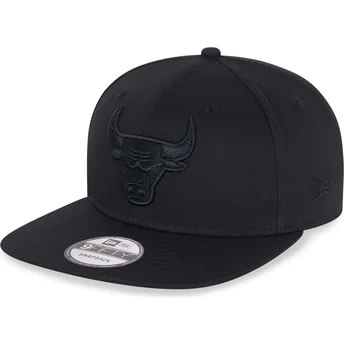 Μαύρο επίπεδο καπέλο snapback με μαύρο λογότυπο 9FIFTY των Chicago Bulls NBA της New Era