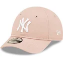 cepice-zaoblena-ruzova-nastavitelny-pasek-pro-deti-pequeno-9forty-league-essential-new-york-yankees-mlb-new-era