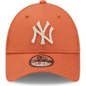 cepice-zaoblena-oranzova-nastavitelny-9forty-league-essential-new-york-yankees-mlb-new-era