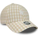beige-verstellbare-damenkappe-9forty-gingham-new-york-yankees-mlb-von-new-era