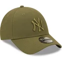 grune-snapback-cap-mit-gebogenem-schirm-und-grunem-logo-9forty-repreve-der-new-york-yankees-mlb-von-new-era