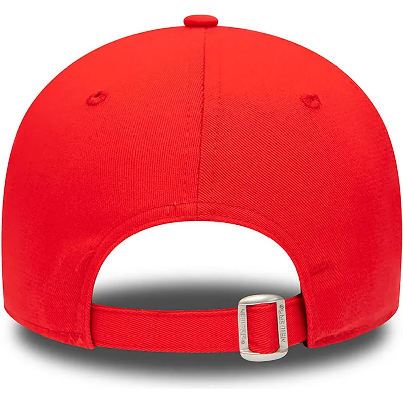 cepice-zaoblena-cervena-nastavitelny-9forty-team-side-patch-chicago-bulls-nba-new-era