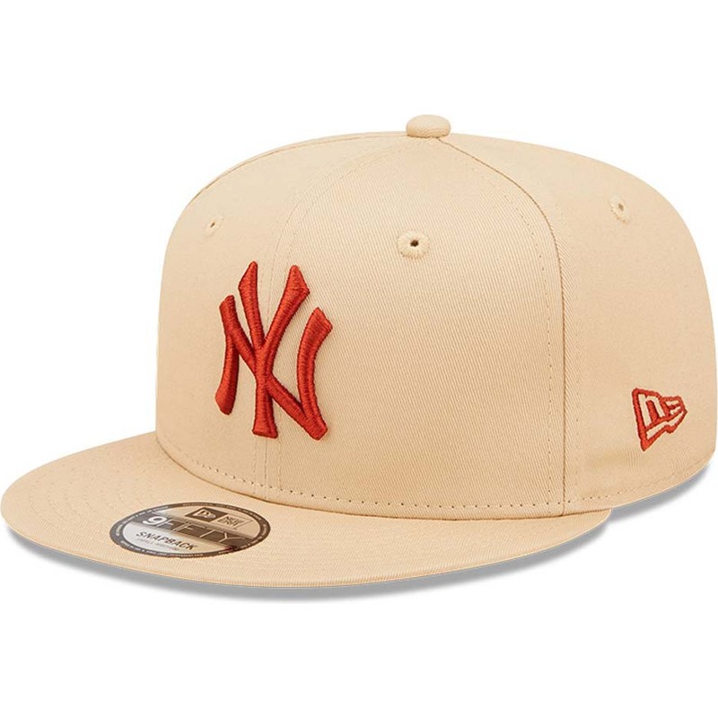new-era-flat-brim-9fifty-league-essential-new-york-yankees-mlb-beige-snapback-cap