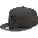 schwarze-snapback-kappe-mit-flachem-schirm-und-schwarzem-logo-9fifty-gore-tex-der-new-york-yankees-mlb-von-new-era