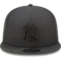 schwarze-snapback-kappe-mit-flachem-schirm-und-schwarzem-logo-9fifty-gore-tex-der-new-york-yankees-mlb-von-new-era