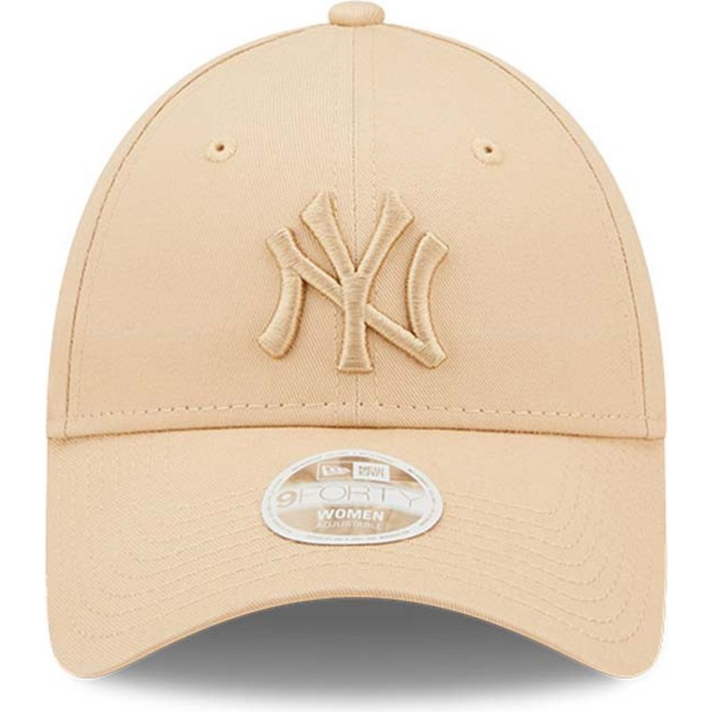 new-era-curved-brim-women-9forty-league-essential-new-york-yankees-mlb-beige-adjustable-cap-with-beige-logo
