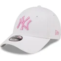 cepice-zaoblena-bila-nastavitelny-pro-deti-rosa-9forty-league-essential-new-york-yankees-mlb-new-era