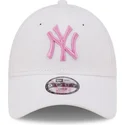 cepice-zaoblena-bila-nastavitelny-pro-deti-rosa-9forty-league-essential-new-york-yankees-mlb-new-era