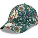 verstellbare-grune-damenkappe-mit-gebogenem-schirm-9forty-all-over-print-floral-der-new-york-yankees-mlb-von-new-era