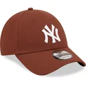 verstellbare-braune-9forty-leinen-kappe-mit-gebogenem-schirm-der-new-york-yankees-mlb-von-new-era