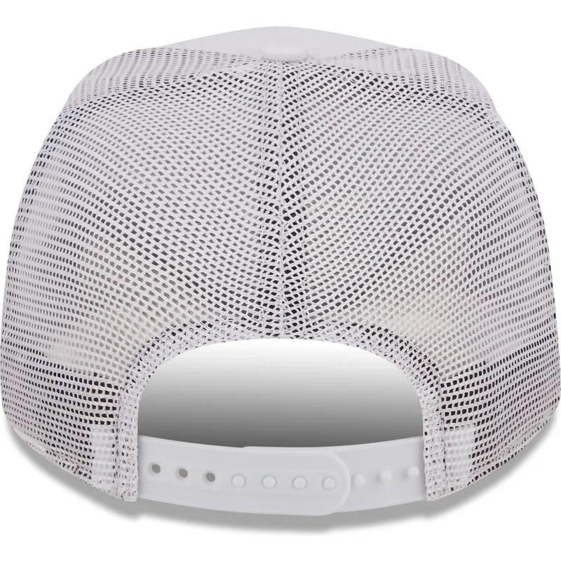 cap-zaoblena-white-snapback-a-frame-bob-esponja-new-era cap-zaoblena-white-snapback-a-frame-bob-esponja-new-era