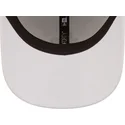 cap-zaoblena-white-adjustable-strap-9forty-new-era