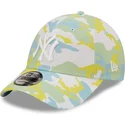 9forty-all-over-print-seasonal-new-york-yankees-mlb-kappe-mit-gebogenem-schirm-in-grun-verstellbar-von-new-era
