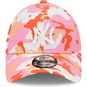 new-era-new-york-yankees-mlb-9forty-all-over-print-seasonal-verstellbare-rosa-kappe-mit-gebogenem-schirm