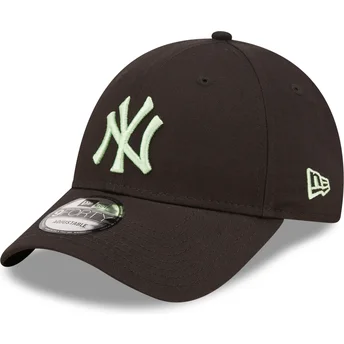 Cap zaoblená black adjustable strap 9FORTY League Essential New York Yankees MLB New Era