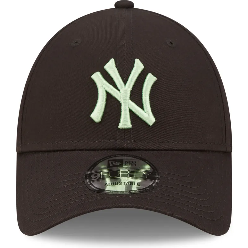 cepice-zaoblena-cerna-nastavitelny-9forty-league-essential-new-york-yankees-mlb-new-era cepice-zaoblena-cerna-nastavitelny-9forty-league-essential-new-york-yankees-mlb-new-era