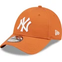 cepice-zaoblena-oranzova-nastavitelny-9forty-league-essential-new-york-yankees-mlb-new-era
