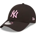 cepice-zaoblena-cerna-nastavitelny-rosa-9forty-league-essential-new-york-yankees-mlb-new-era