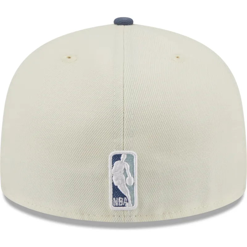 graue-und-blaue-anliegende-flat-cap-59fifty-the-elements-air-pin-der-chicago-bulls-nba-von-new-era