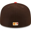 braune-und-rote-anliegende-59fifty-flatcap-the-elements-fire-pin-der-los-angeles-dodgers-mlb-von-new-era