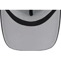 beige-und-schwarze-9forty-a-frame-all-day-trucker-kappe-der-las-vegas-raiders-nfl-von-new-era