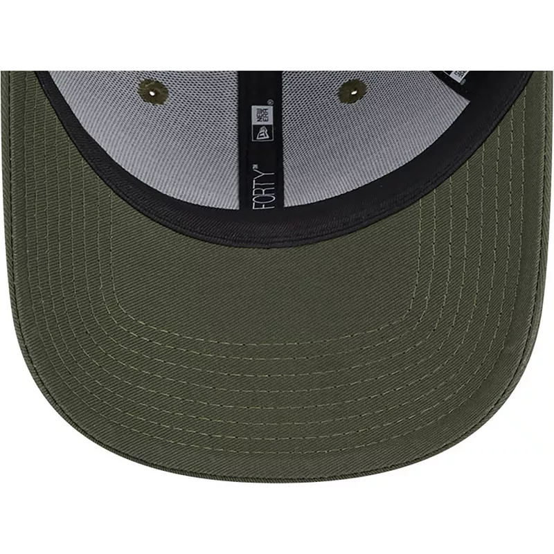 new-era-curved-brim-9forty-seasonal-vespa-piaggio-green-adjustable-cap
