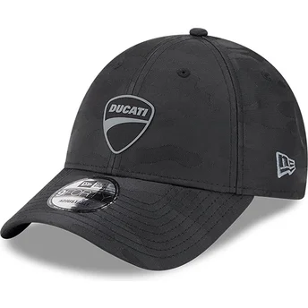 Verstellbare 9FORTY Kappe mit schwarzem Camouflage-Muster von Ducati Motor MotoGP von New Era