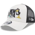 beige-a-frame-trucker-cap-von-bugs-bunny-und-daffy-duck-looney-tunes-von-new-era