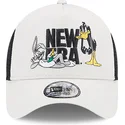cepice-zaoblena-bezova-snapback-a-frame-bugs-bunny-y-pato-lucas-looney-tunes-new-era