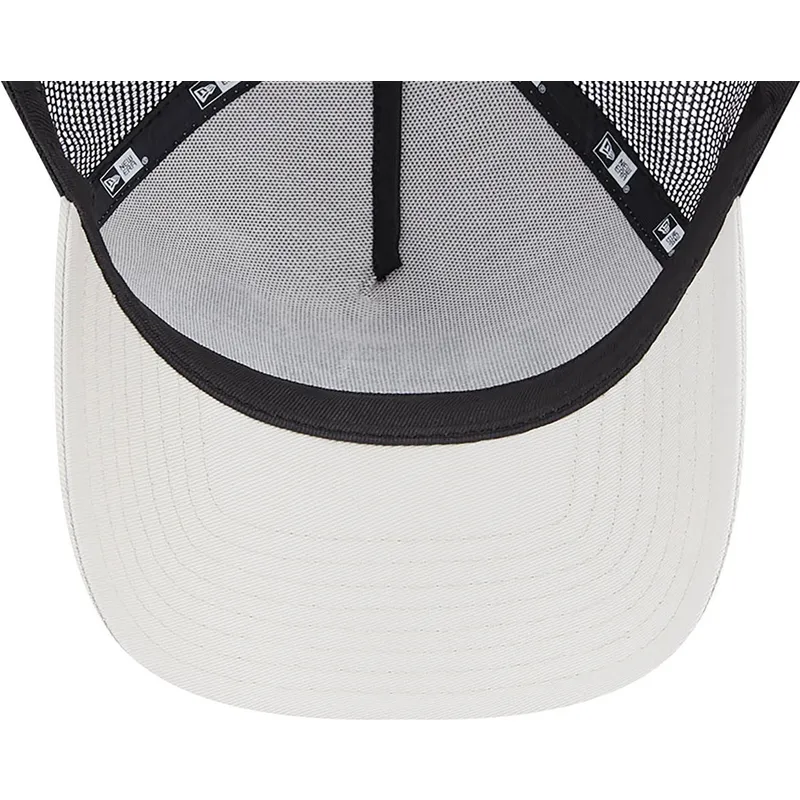 cepice-zaoblena-bezova-snapback-a-frame-bugs-bunny-y-pato-lucas-looney-tunes-new-era