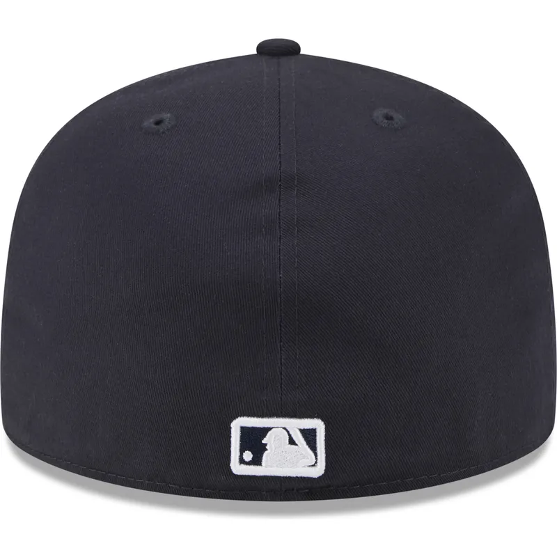 cepice-rovna-namornicka-modra-prilehava-59fifty-team-outline-new-york-yankees-mlb-new-era cepice-rovna-namornicka-modra-prilehava-59fifty-team-outline-new-york-yankees-mlb-new-era