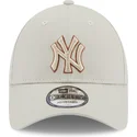 cepice-zaoblena-bezova-nastavitelny-9forty-team-outline-new-york-yankees-mlb-new-era