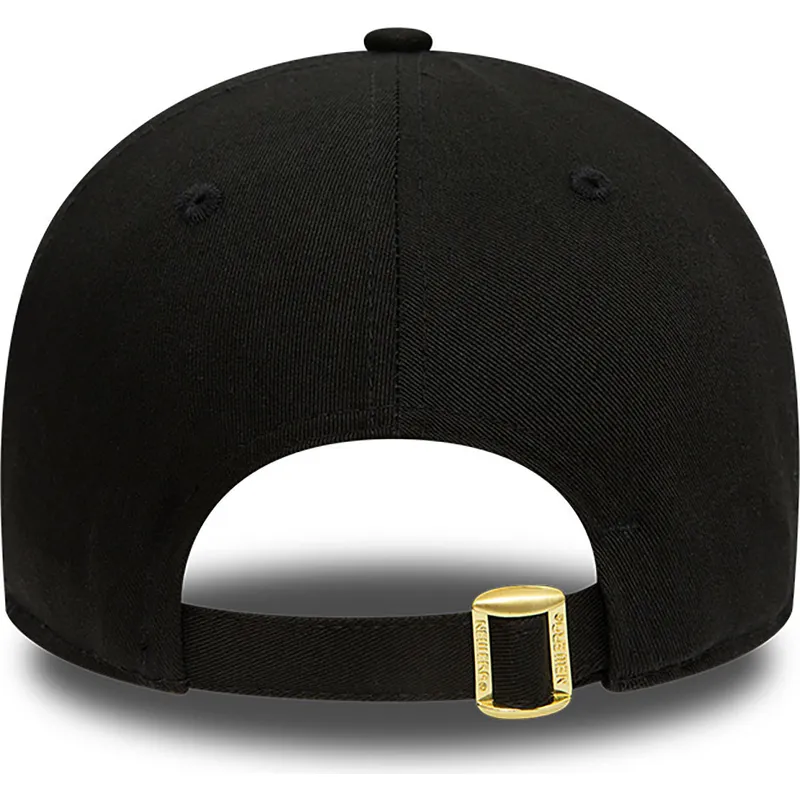 cepice-zaoblena-cerna-nastavitelny-9forty-metallic-badge-chicago-bulls-nba-new-era cepice-zaoblena-cerna-nastavitelny-9forty-metallic-badge-chicago-bulls-nba-new-era