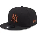 cepice-rovna-cerna-snapback-9fifty-league-essential-new-york-yankees-mlb-new-era