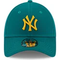 cepice-zaoblena-zelena-nastavitelny-9forty-league-essential-new-york-yankees-mlb-new-era