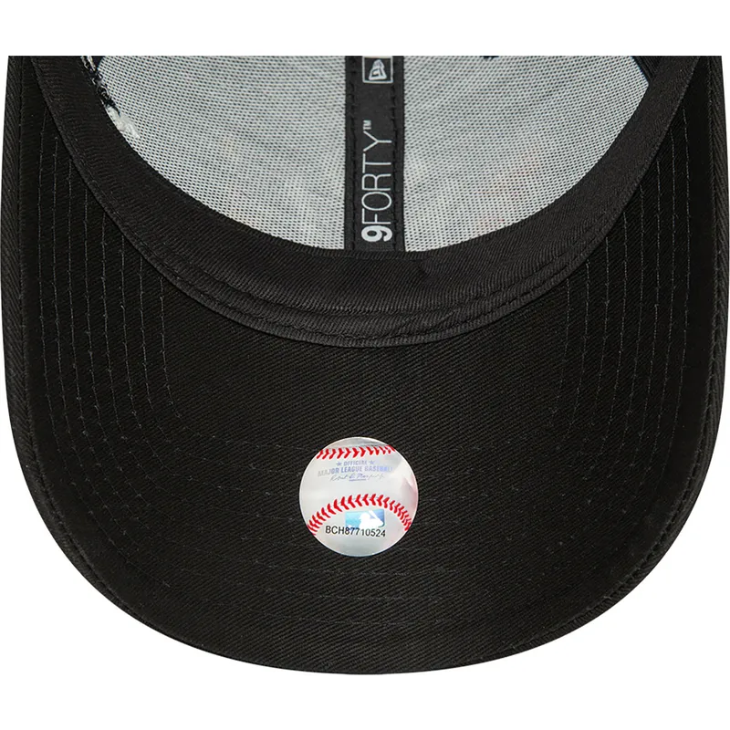 cepice-zaoblena-cerna-nastavitelny-9forty-koi-fish-new-york-yankees-mlb-new-era