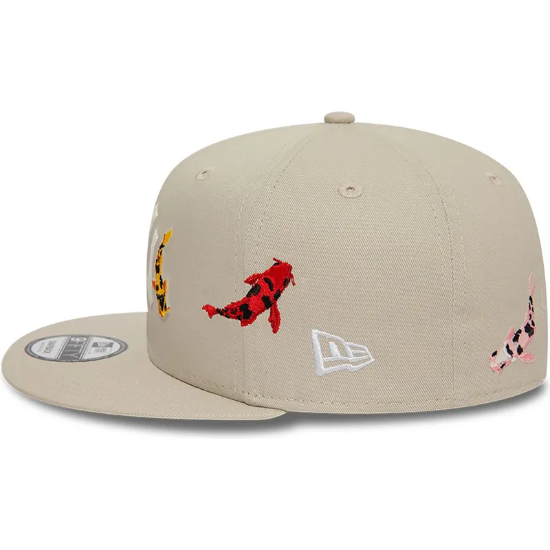 cepice-rovna-bezova-snapback-9fifty-koi-fish-new-york-yankees-mlb-new-era