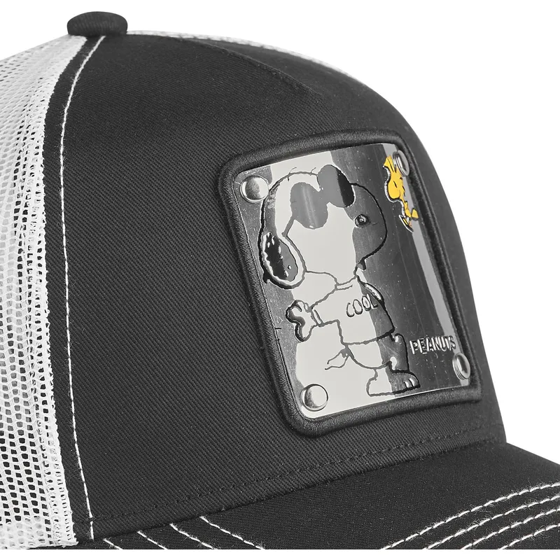 svart-och-vit-trucker-keps-snoopy-joe-cool-naw5-peanuts-fran-capslab
