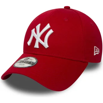 Röd justerbar kurvad keps för barn 9FORTY Essential från New York Yankees MLB av New Era