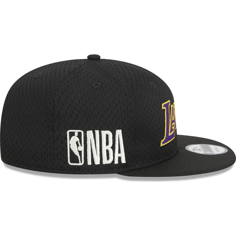 svart-platt-snapback-keps-9fifty-post-up-pin-los-angeles-lakers-nba-fran-new-era