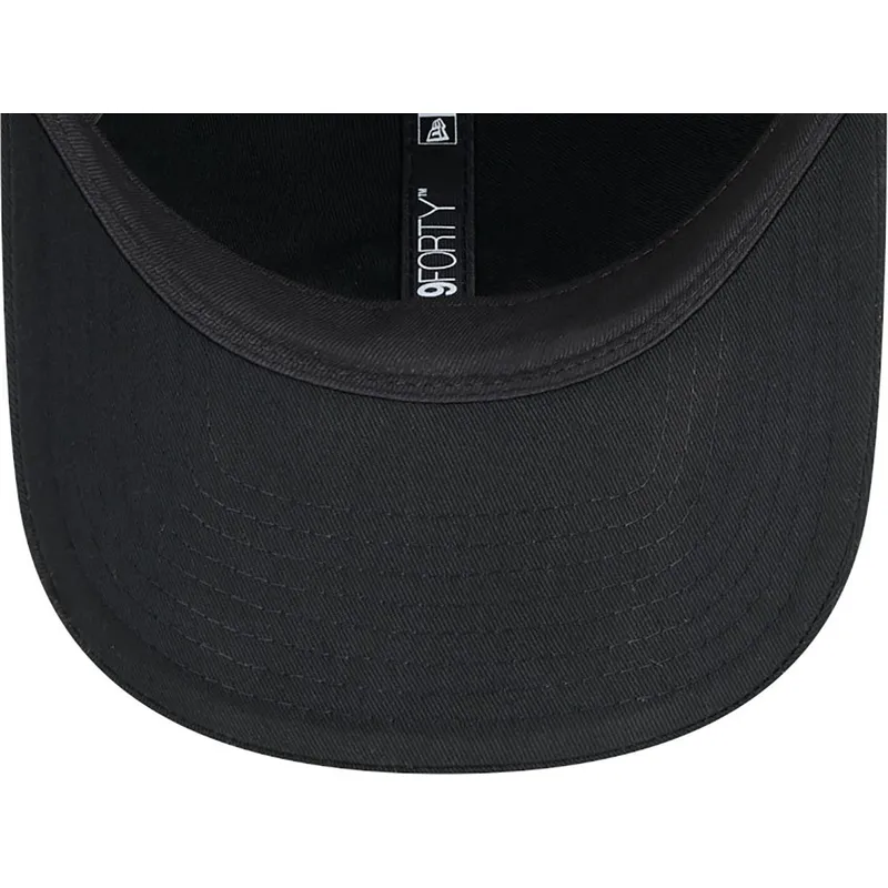 schwarze-verstellbare-curved-cap-9forty-pin-der-los-angeles-lakers-nba-von-new-era