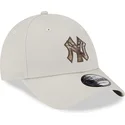 new-era-new-york-yankees-mlb-9forty-check-infill-beige-verstellbare-kappe