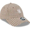 cepice-zaoblena-hneda-nastavitelny-9forty-houndstooth-new-york-yankees-mlb-new-era